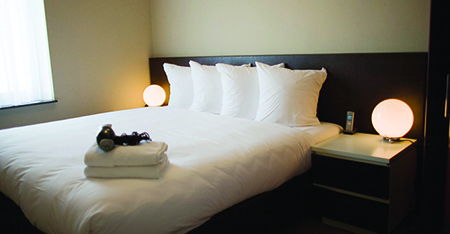 Bedroom Aparthotel Amsterdam-Buitenveldert Mondriaan apartment type